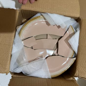 Kırık Gelen Yemek Takımları Hayal Kırıklığı Yarattı