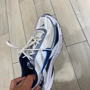 FLO'dan Aldığım Ayakkabı Hem Sarardı Hem Söküktü, Şikayetim Reddedildi