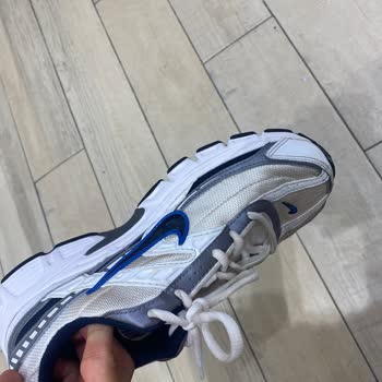 FLO'dan Aldığım Ayakkabı Hem Sarardı Hem Söküktü, Şikayetim Reddedildi