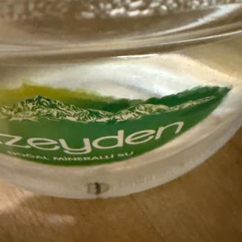 Damacana Suyun İçinde Paslı Çiviyle Karşılaştım