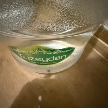 Damacana Suyun İçinde Paslı Çiviyle Karşılaştım