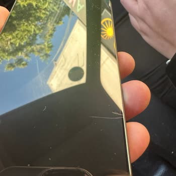 Ekran Koruyucuya Rağmen İphone 16 Pro Max'te Zamanla Oluşan Çizikler