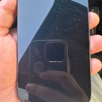 Ekran Koruyucuya Rağmen İphone 16 Pro Max'te Zamanla Oluşan Çizikler