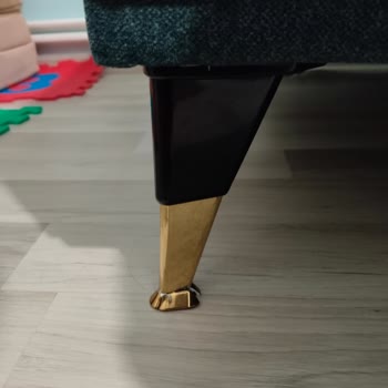 Dayanıklı Denilen Koltuk Takımının Ayağı Kırıldı, Sürekli Ses Yapıyor