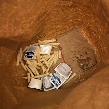 Burger King Sıcak Havada Soğuk Ve Kötü Hazırlanmış Yemek Sorunu