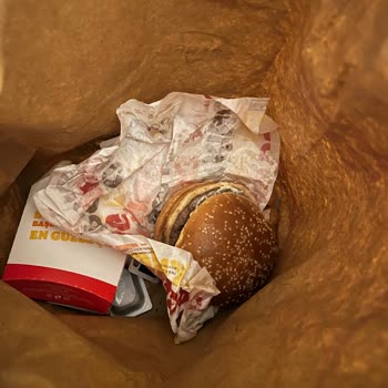 Burger King Sıcak Havada Soğuk Ve Kötü Hazırlanmış Yemek Sorunu