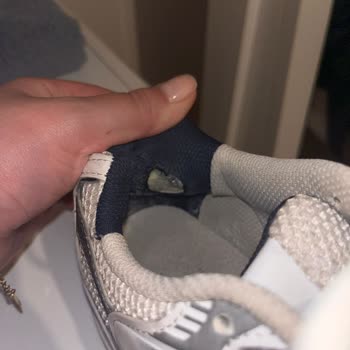 New Balance Ayakkabıda Hızlı Deformasyon Ve Yetersiz İnceleme Süreci