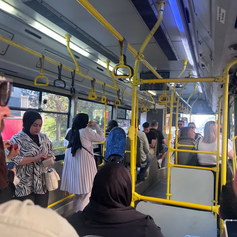 Özel Halk Otobüslerinde Çalışmayan Klima Ve Yetersiz Denetim Şikayeti