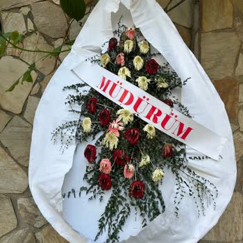 Çelenk Siparişim Görselden Farklı Ve Özensiz Geldi Hayal Kırıklığı Yaşadım