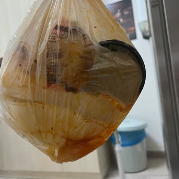 Siparişim Dökülmüş Geldi, Ne Kurye Ne Restoran Yardımcı Oldu