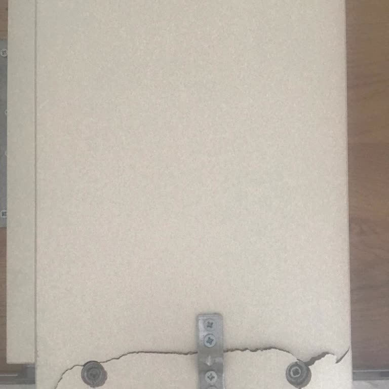 Kırık Gelen Masa İade Edilmiyor, Değişime Zorlanıyorum