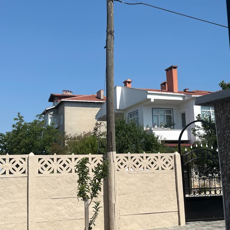 Bahçemdeki Türk Telekom Direği İçin 3 Yıldır Çözüm Bekliyorum