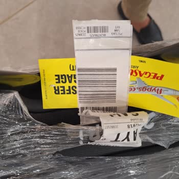 Pegasus zerstört Koffer, keine klare Hilfe, keine Lieferung, nur Bürokratie!