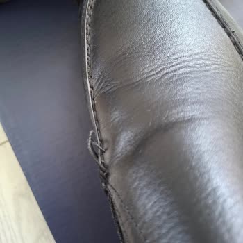 Kısa Sürede Dikiş Yerlerinden Patlayan Ayakkabıların İadesi Reddedildi