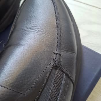 Kısa Sürede Dikiş Yerlerinden Patlayan Ayakkabıların İadesi Reddedildi