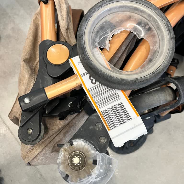 Uçuş Sonrası Bebek Arabası Kırık Teslim Edildi