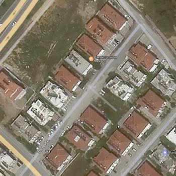 Aylarca Tamir Edilmeyen Sokak Lambaları Mahalleyi Karanlığa Bıraktı