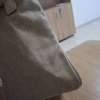 Kısa Sürede Renk Değişen Çanta İçin Elle Shoes'tan Olumsuz İnceleme Sonucu