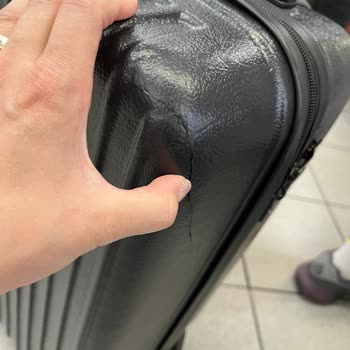 Mein neuer Koffer wurde bei AnadoluJet-Flug beschädigt, keine Hilfe trotz Protokoll!