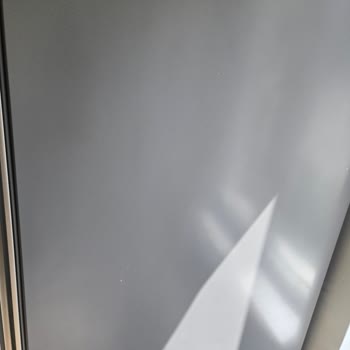 Buzdolabının Yan Kapakları Hasarlı Ve Müşteri Hizmeti Yetersiz