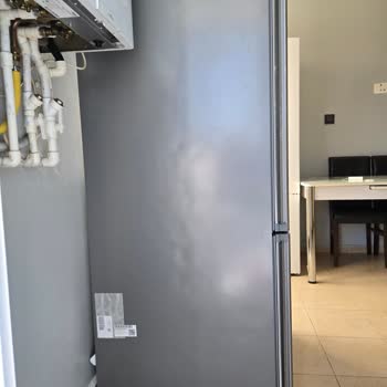 Buzdolabının Yan Kapakları Hasarlı Ve Müşteri Hizmeti Yetersiz