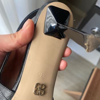 Aynı Ayakkabı Sorunu İkinci Kez Yaşandı, Müşteri Hizmetleri Suçu Bana Attı