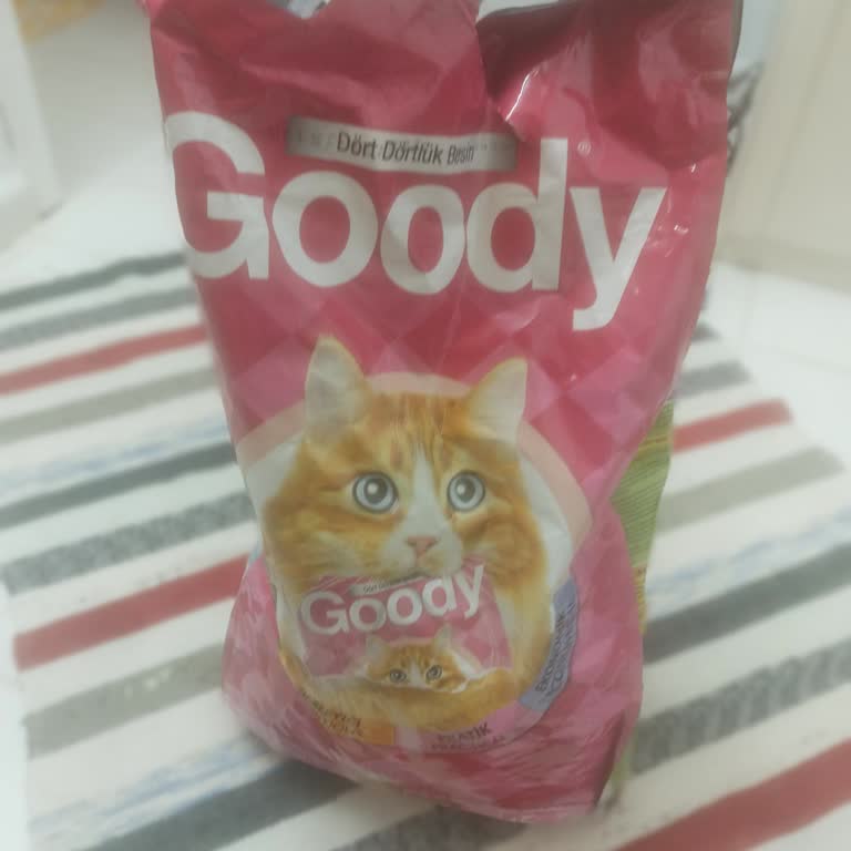 Aldığım Kedi Maması Kediler Tarafından Tercih Edilmiyor