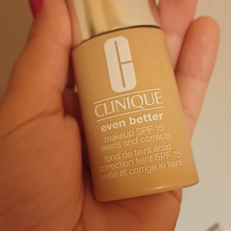 Clinique Base y Crema Hidratante causaron problemas graves en la piel