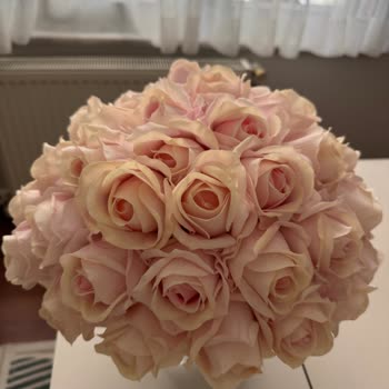 Yapay Çiçeklerde Sararma Ve Yetersiz Müşteri Hizmeti Hayal Kırıklığı