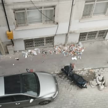 Konya Büyükşehir Belediyesi Sabahları Yanık Koku Ve Yüksek Müzik Rahatsızlığı