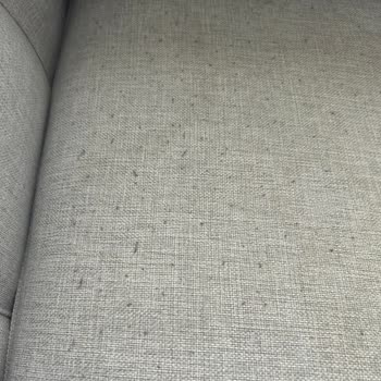 Koltuk Hem Dayanıksız Hem De Leke Tutuyor, Garanti Hiçbir İşe Yaramıyor!