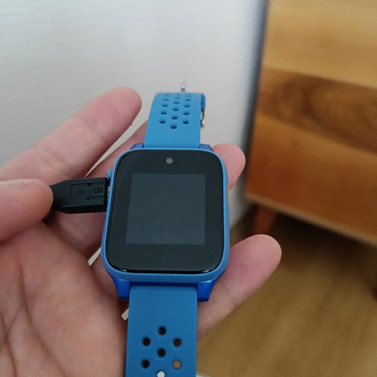 TCL Akıllı Saatin Şarjı Günü Çıkarmıyor!