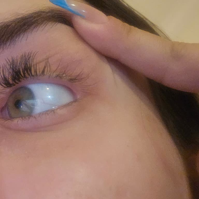 Zb Nail Studio İpek Kirpik Uygulaması Kısa Sürede Döküldü, Memnun Kalmadım