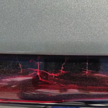 Arka Stop Lambasında Çatlak Oluştu Üretici Ve Servis Sorumluluk Almıyor