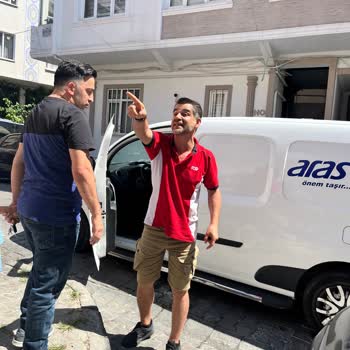 Aras Kargo Araç Sürücüsünün Trafikte Tehlikeli Ve Saygısız Davranışı