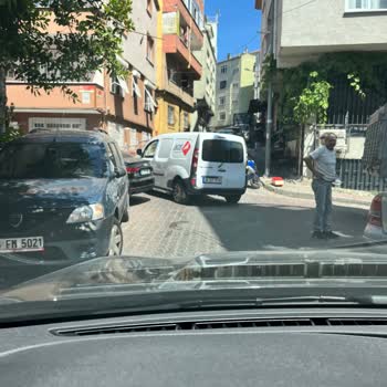 Aras Kargo Araç Sürücüsünün Trafikte Tehlikeli Ve Saygısız Davranışı