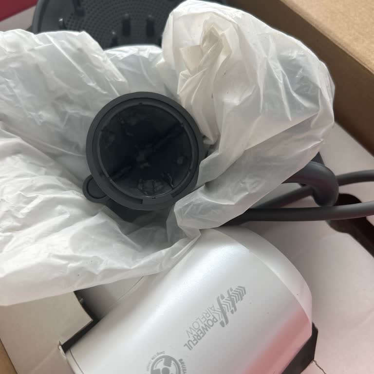 Aldığım Saç Kurutma Makinesi 1 Ayda Eriydi, İade Yapılmıyor