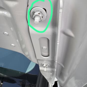 Sıfır Araçta Kaput Değişimi Şoku Ve İlgisiz Yetkililer