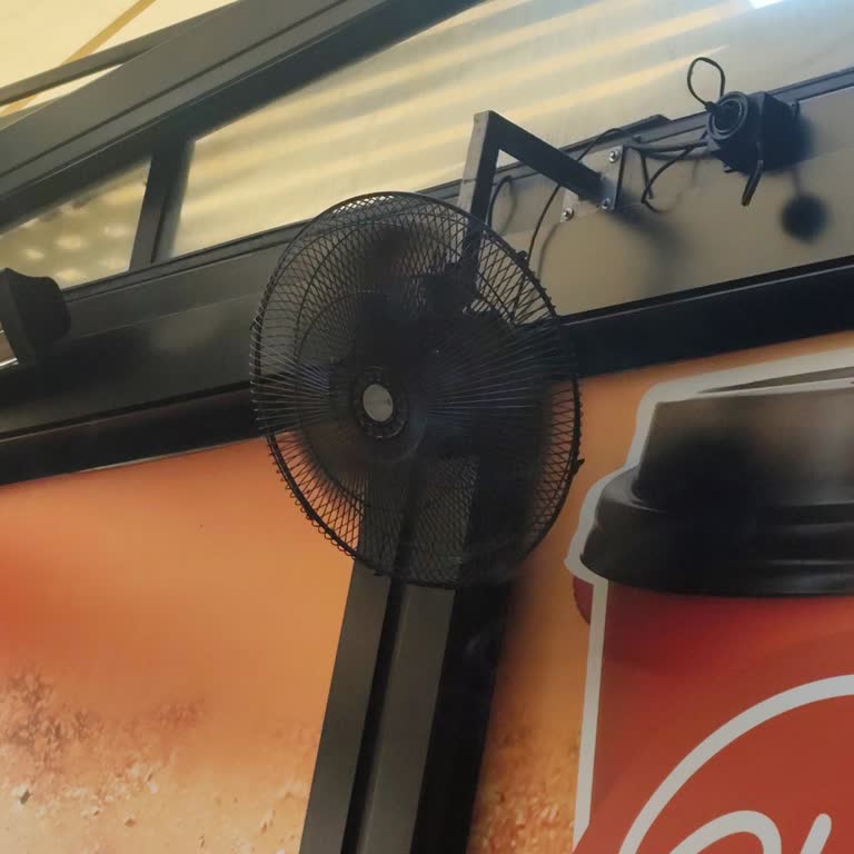 Arena Park Gloria Jean's'ta Klima Yok Personel Ve Müşteriler Bunalmış