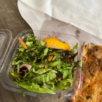 Siparişte Çürük Salata Ve Küflü Limon Gönderildi