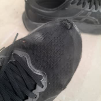 Pahalı Ayakkabı Kısa Sürede Deforme Oldu