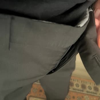 Smokin Takımında Paça Ve Düğme Sorunu Düğün Günümü Zorlaştırdı