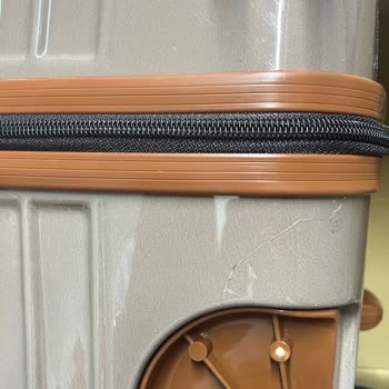 Hepsiburada ve Madame Coco'dan İki Kez Defolu Valiz: Sorumluluk Alınmıyor, Müşteri Mağdur Ediliyor