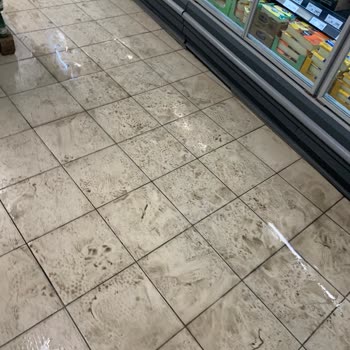 A101 Cide Şubesi'nde Temizlik Sorunu Ve İlgisiz Personel