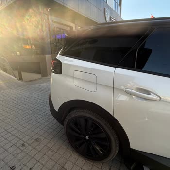 Peugeot 5008 Serviste Hem Sorunlar Çözülmedi Hem De Aracım Kirli Ve Hasarlı Teslim Edildi