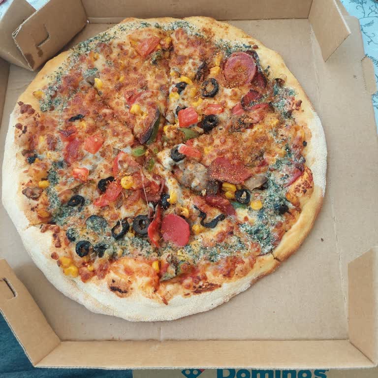 Pizza Kenarına Sarımsak Sosunun Düzgün Uygulanmaması