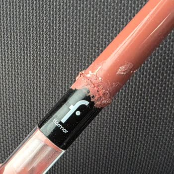 Yüksek Ücretle Aldığım Flormar Rujun Ambalajı Sızdırıyor