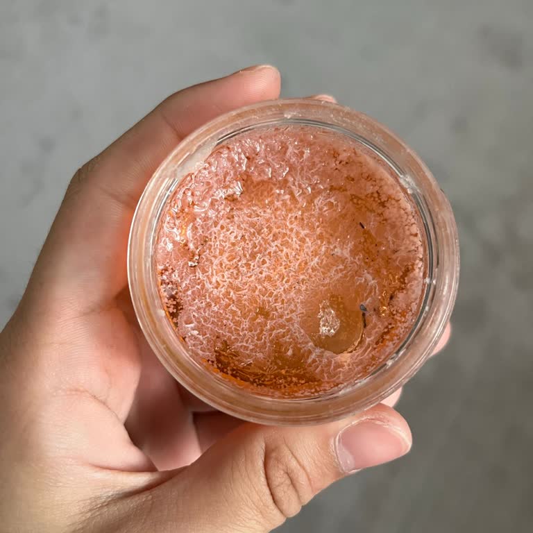 Ağzı Kapalı Jowe Kaş Sabitleyici Küflendi!