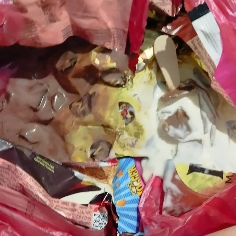 Dondurma Siparişim Parçalanmış Ve Eksik Ürünlerle Teslim Edildi