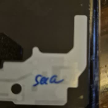 Sıfır Diye Aldığım Telefonda Batarya Şişmesi Ve İç Kasada Yazılar Çıktı